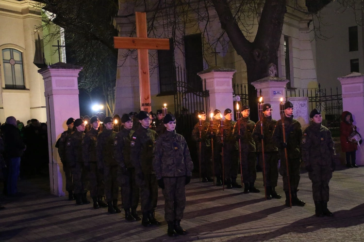 Płock. Droga Krzyżowa na Starym Mieście