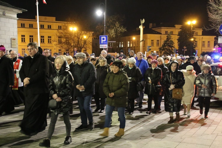 Płock. Droga Krzyżowa na Starym Mieście