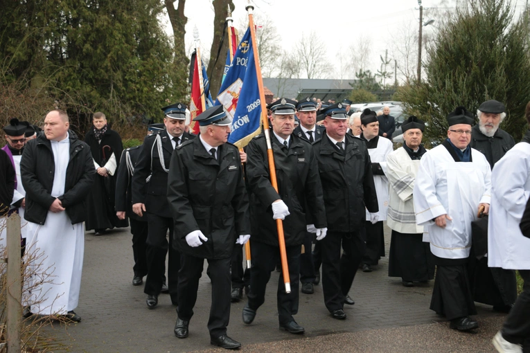 Pałuki. Pogrzeb ks. kan. Józefa Pokorskiego (1942-2024)