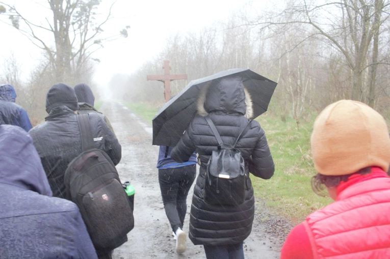 Międzynarodowa Droga Krzyżowa w byłym obozie jenieckim