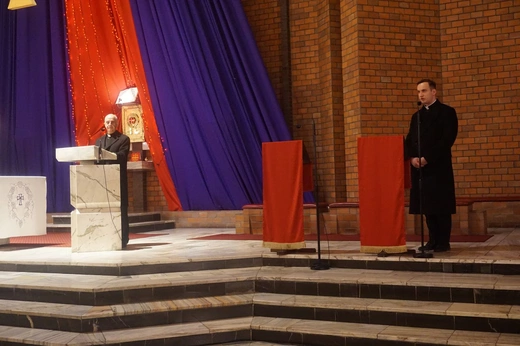 Eucharystia i spotkanie z abp. Rino Fisichellą