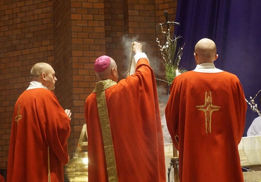 Eucharystia i spotkanie z abp. Rino Fisichellą