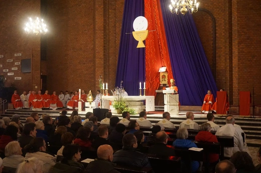 Eucharystia i spotkanie z abp. Rino Fisichellą
