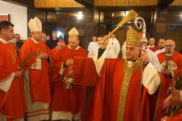 Eucharystia i spotkanie z abp. Rino Fisichellą