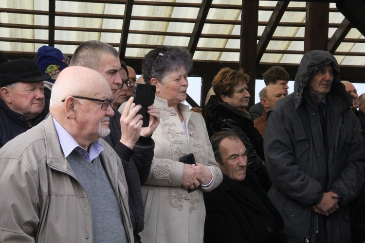 Tęgoborze. Pomnik dla mieszkańców Zawadki