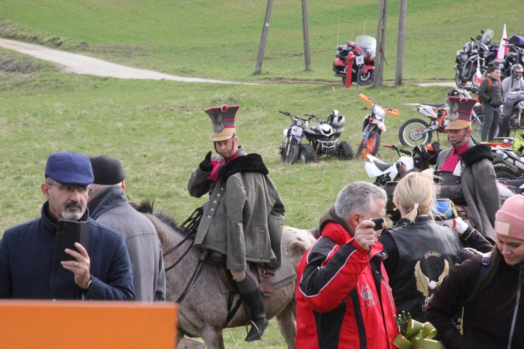 Tęgoborze. Pomnik dla mieszkańców Zawadki