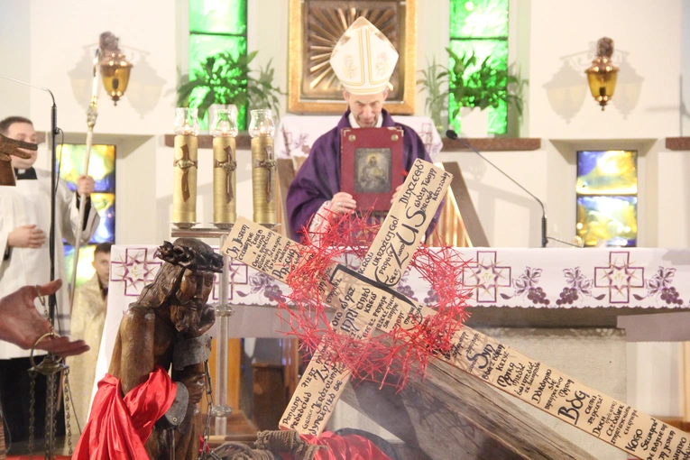 Tęgoborze. Pomnik dla mieszkańców Zawadki