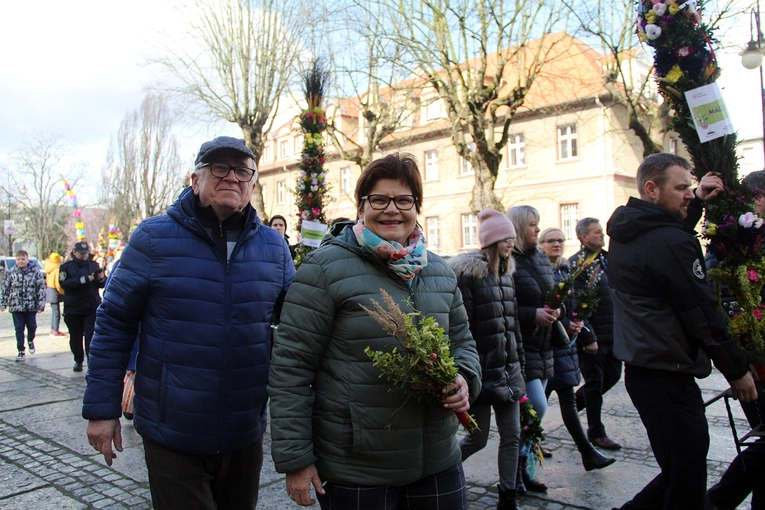 Parada Palm Wielkanocnych w Trzebnicy