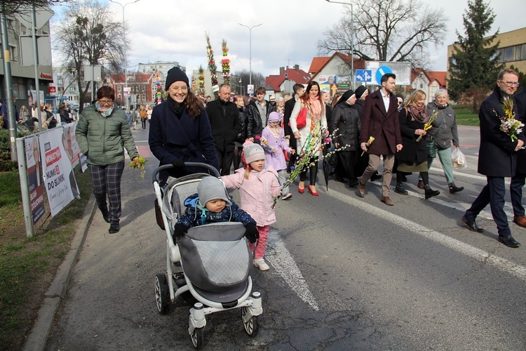 Parada Palm Wielkanocnych w Trzebnicy