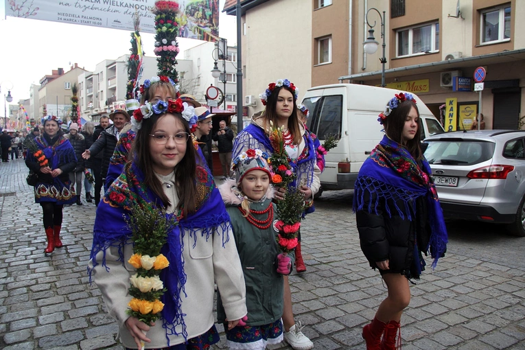 Parada Palm Wielkanocnych w Trzebnicy