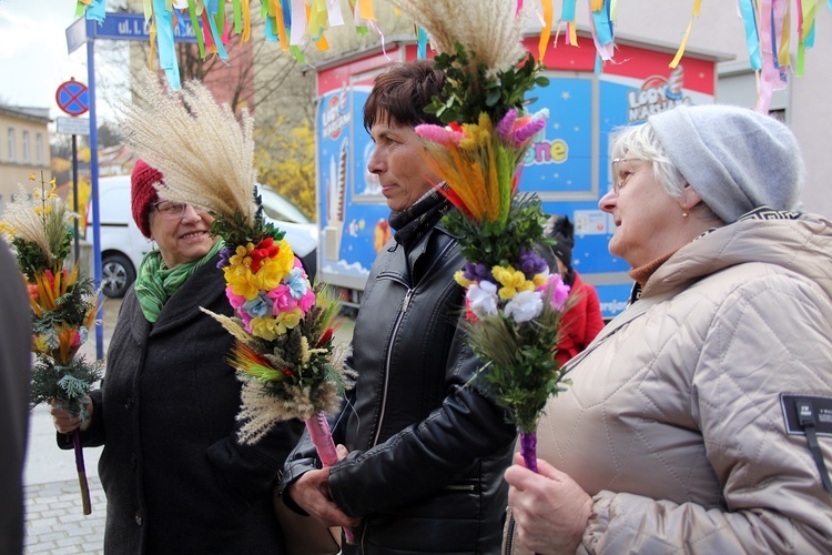 Parada Palm Wielkanocnych w Trzebnicy