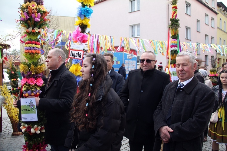 Parada Palm Wielkanocnych w Trzebnicy