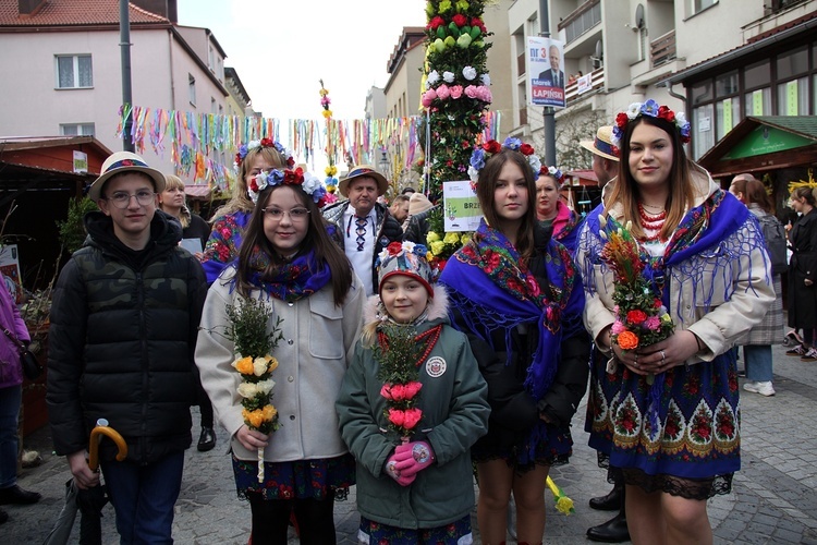 Parada Palm Wielkanocnych w Trzebnicy