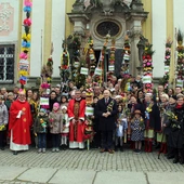 Parada Palm Wielkanocnych w Trzebnicy