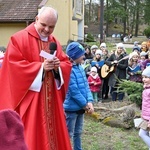 Wielkanocne pisanki w sanktuarium w Matemblewie