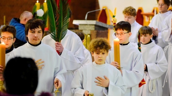 Służba liturgiczna parafii Chrystusa Odkupiciela Człowieka w Olsztynie