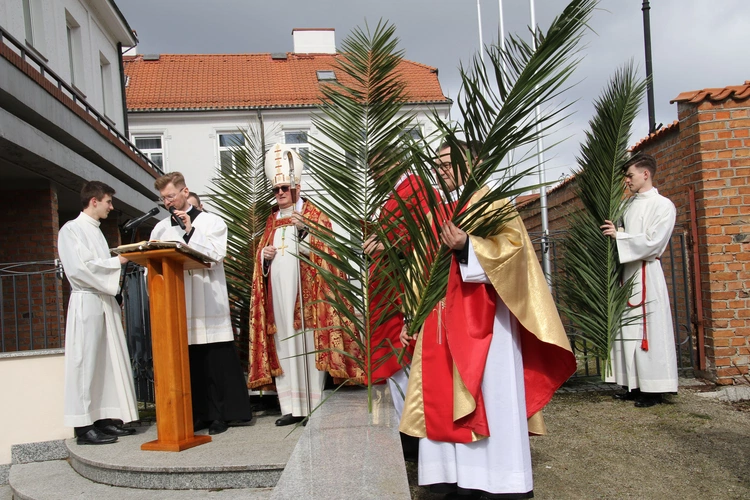 Płock. Niedziela Palmowa w katedrze