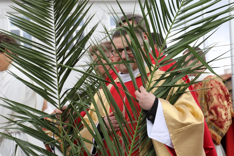 Płock. Niedziela Palmowa w katedrze