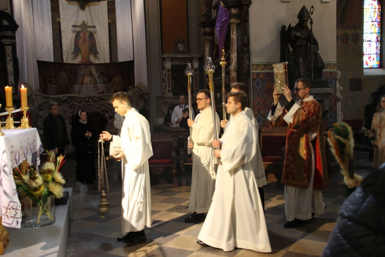 Płock. Niedziela Palmowa w katedrze