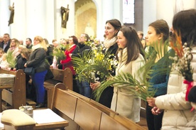 Młodzież rozpoczęła Wielki Tydzień uroczystą Mszą św.