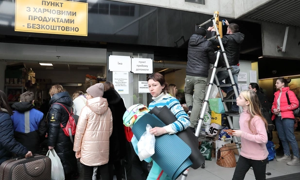 Ukraina. Pod okupacją dzieci giną w ostrzałach. Jeśli przeżyją - trafią do armii rosyjskiej