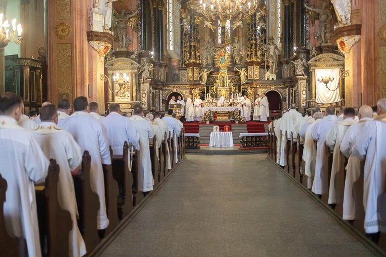 Msza Krzyżma w katedrze świdnickiej