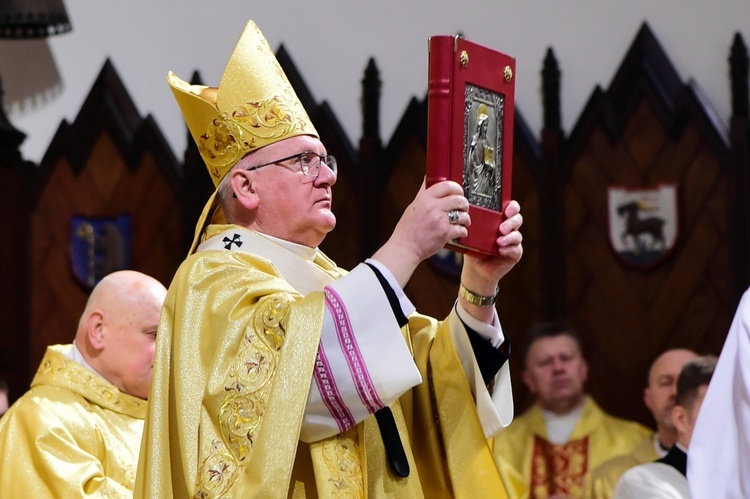 Msza Krzyżma - konkatedra św. Jakuba w Olsztynie