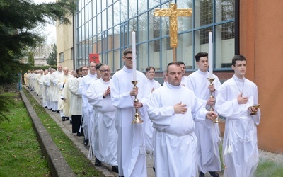 Kleryków jest tylko dziewiętnastu