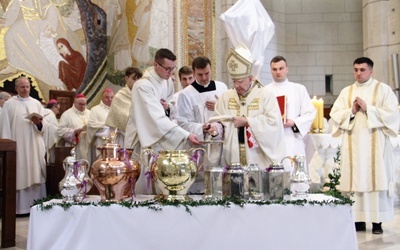 Mszą Krzyżma Świętego rozpoczął się w archidiecezji krakowskiej Kongres Eucharystyczny