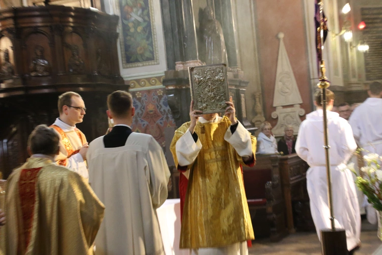 Płock. Msza Krzyżma