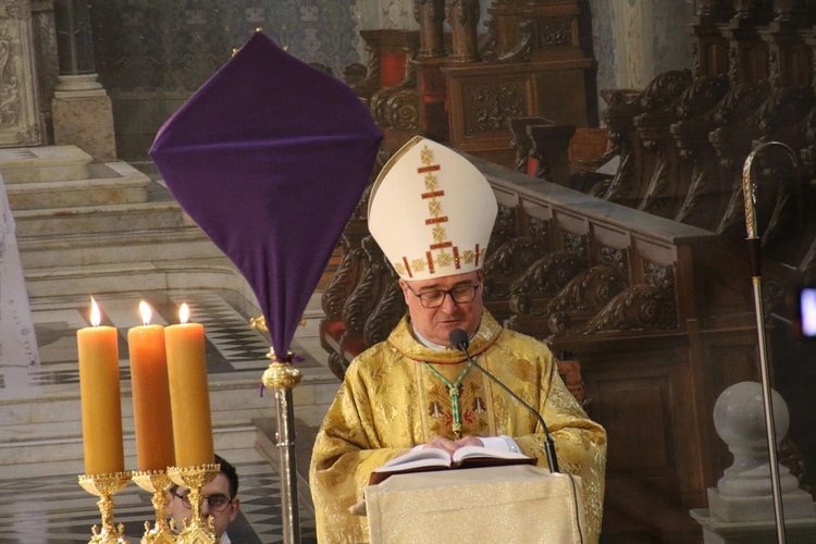 Płock. Msza Krzyżma