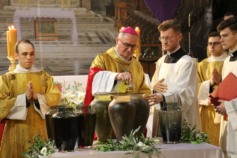 Płock. Msza Krzyżma