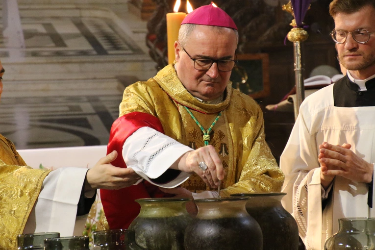 Płock. Msza Krzyżma