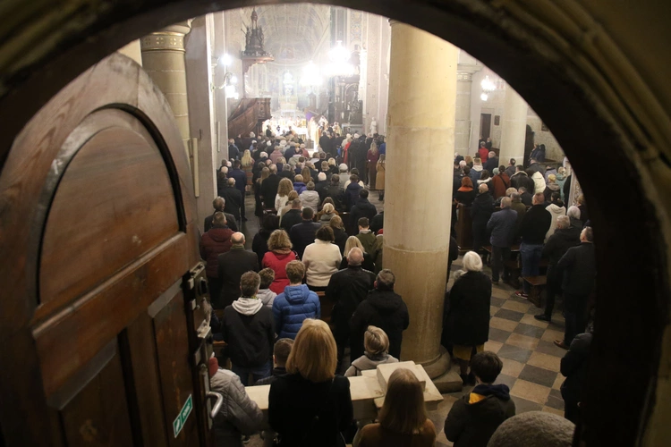 Płock. Msza Wieczerzy Pańskiej