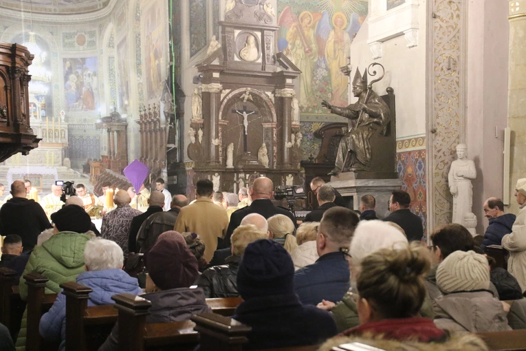 Płock. Msza Wieczerzy Pańskiej