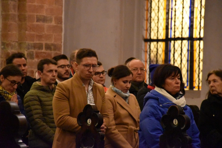 Liturgia Męki Pańskiej w archikatedrze oliwskiej 2024