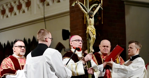 Niewinnego nie wolno krzyżować 