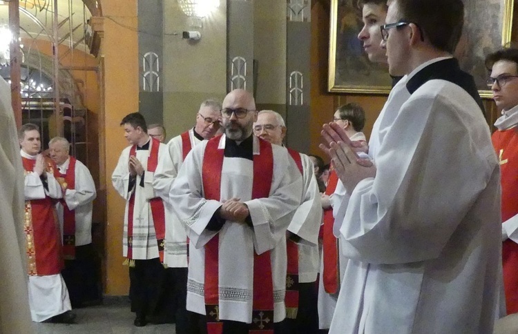 Wielk Piątek - liturgia Męki Pańskiej w katedrze św. Mikołaja w Bielsku-Białej - 2024