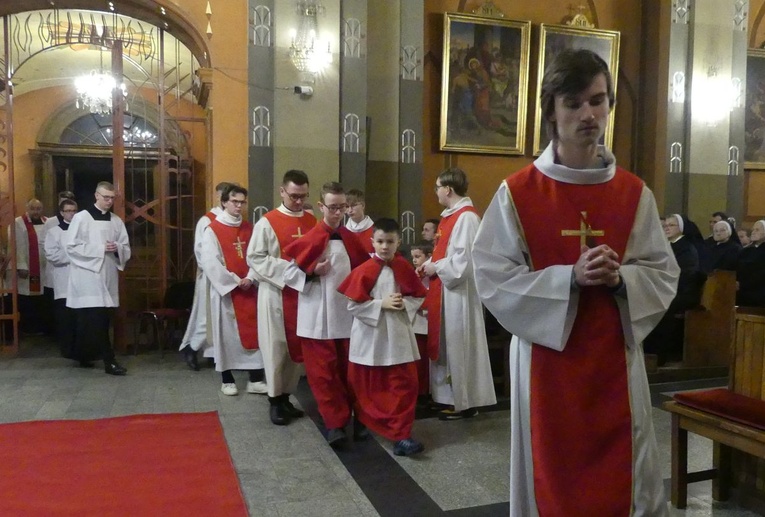 Wielk Piątek - liturgia Męki Pańskiej w katedrze św. Mikołaja w Bielsku-Białej - 2024