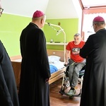 Biskupi gdańscy w sopockim hospicjum