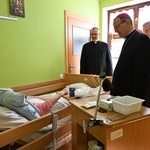 Biskupi gdańscy w sopockim hospicjum