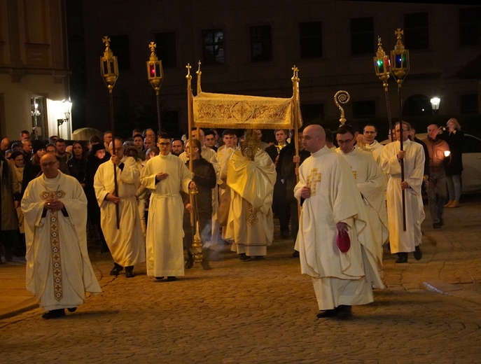 Wigilia Paschalna w katedrze wrocławskiej 2024