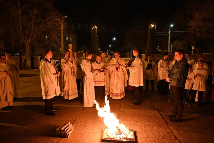 Wigilia Paschalna 2024 w archikatedrze oliwskiej