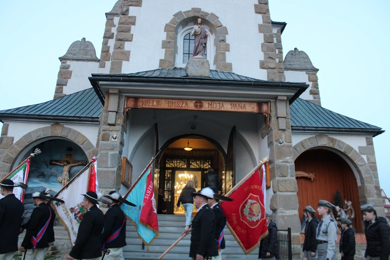 Procesja rezurekcyjna w Miętustwie