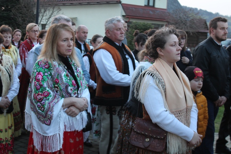 Procesja rezurekcyjna w Miętustwie