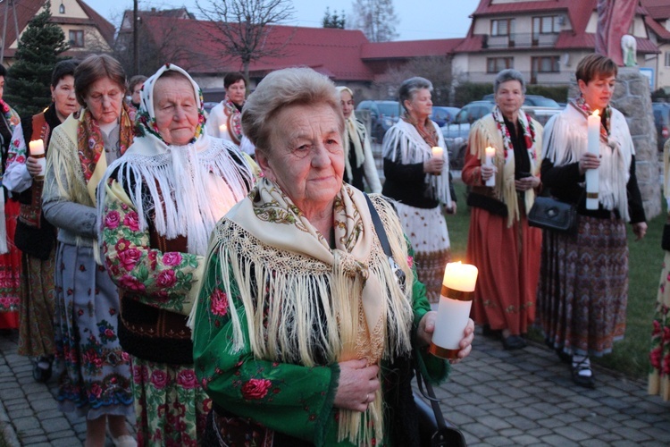 Procesja rezurekcyjna w Miętustwie