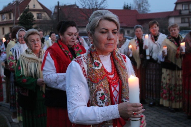 Procesja rezurekcyjna w Miętustwie