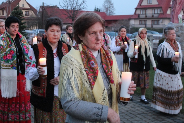 Procesja rezurekcyjna w Miętustwie