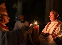 Noc pełna bliskości Boga. Wigilia Paschalna w katedrze