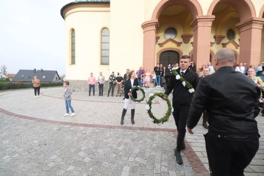 Wielkanocna procesja konna w Ostropie